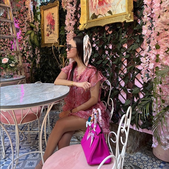 Meet your Posher, Ariela ๐๐๐๐ - Picture 2 of 3